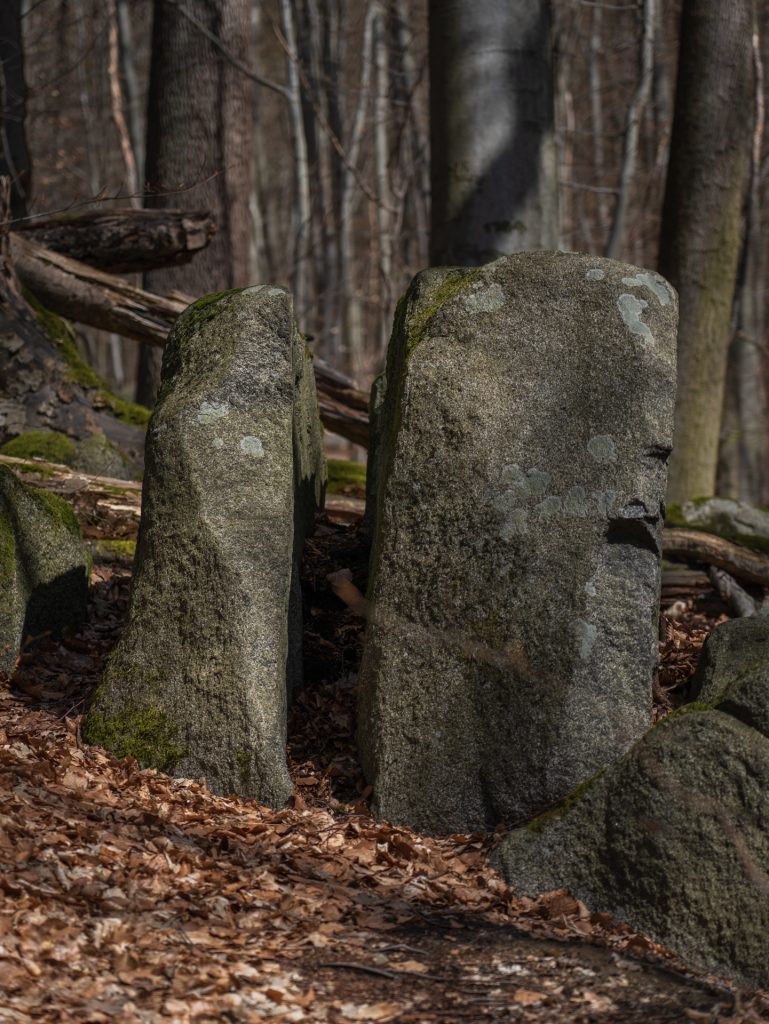 Split stone cube