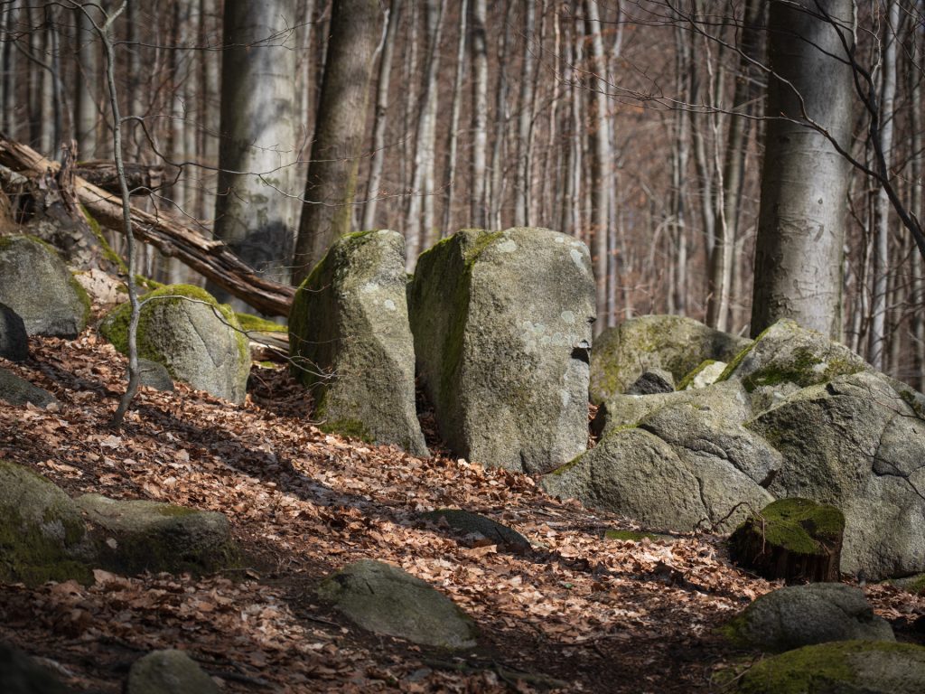 Split stone cube